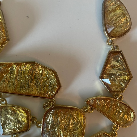 Gorgeous Amrita Singh Statement Necklace - Picture 2 of 5